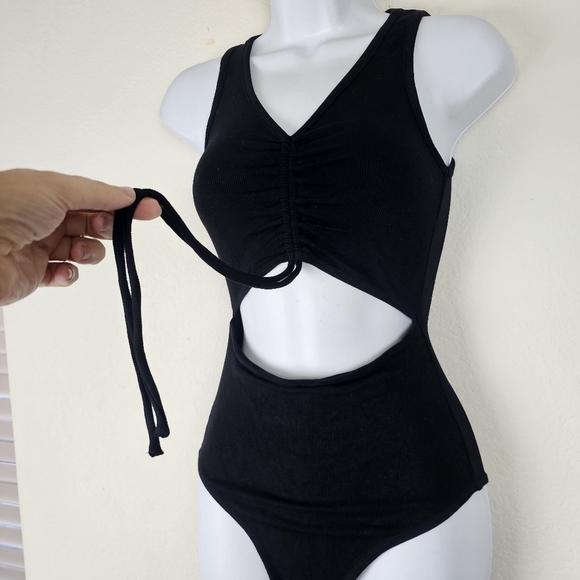 By.Dyln Danika Cutout Bodysuit Black DL0736 Size XS NWT Revolve - Picture 4 of 11
